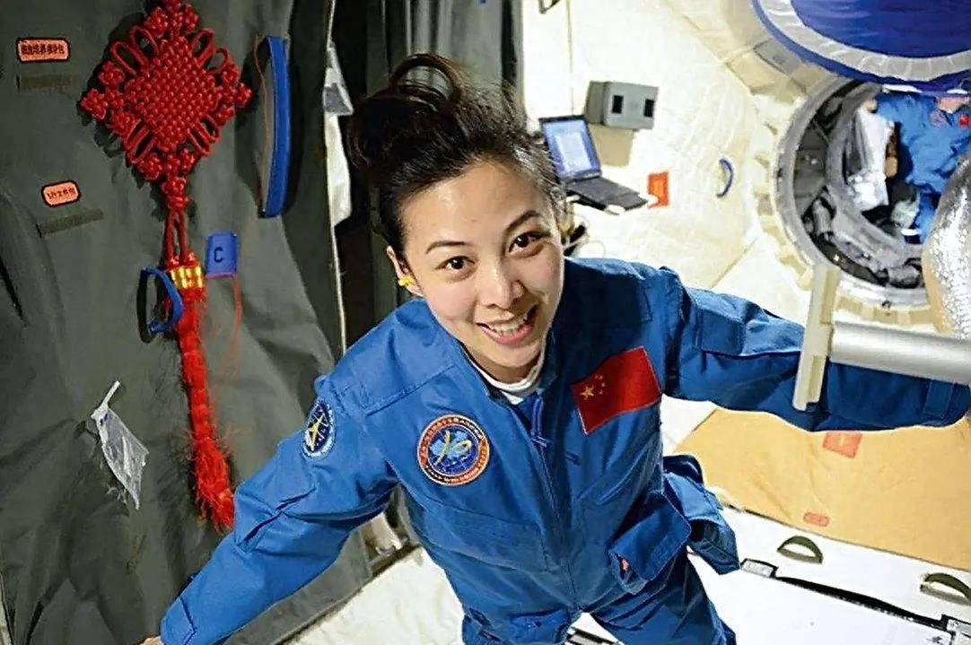 神舟十七号，三位航天英雄的星辰之旅