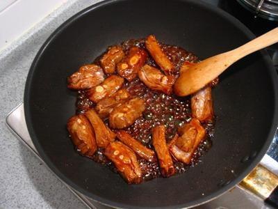 红烧排骨，色香味俱全的烹饪艺术