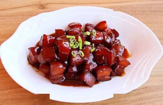 家庭美食，五花肉红烧肉的做法
